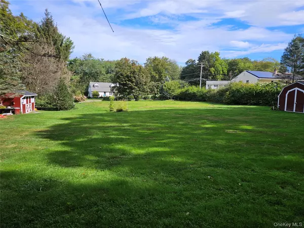 Brewster, NY 10509,16 Seven Oaks LN
