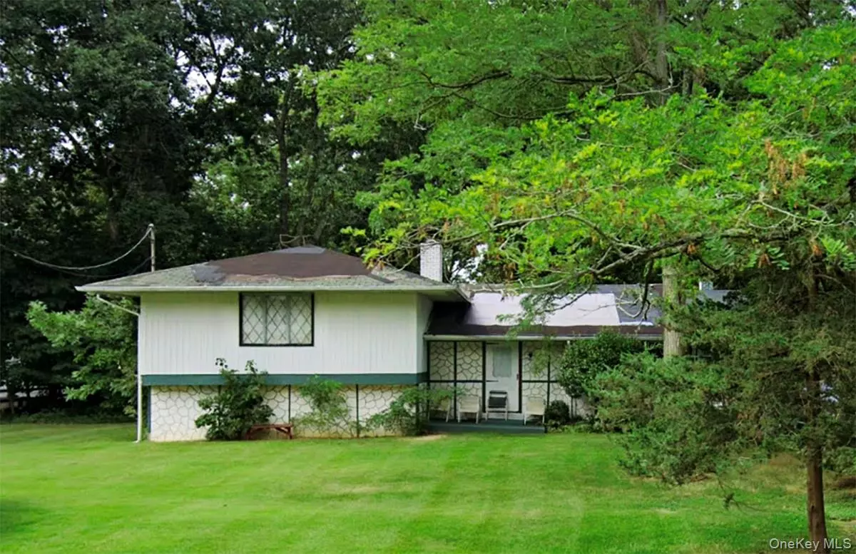 Mattituck, NY 11952,2605 Grand AVE