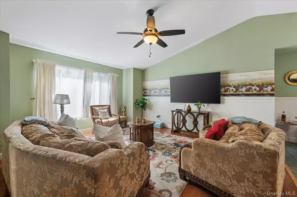 East Patchogue, NY 11772,101 Plymouth AVE