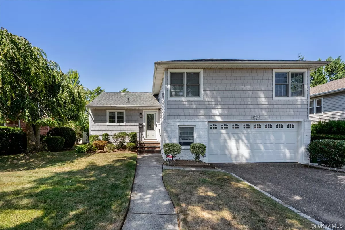 Garden City, NY 11530,106 Hayes ST