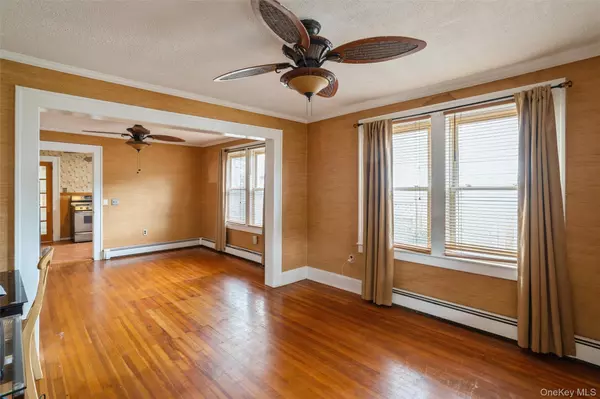 Patchogue, NY 11772,15 Lillian PL