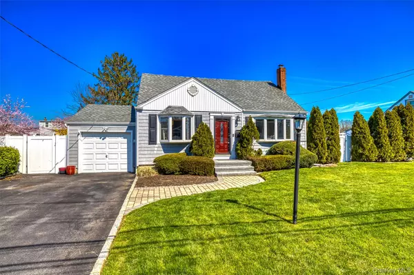 210 11th ST, West Babylon, NY 11704