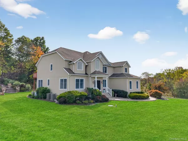 Campbell Hall, NY 10916,11 Dorian WAY