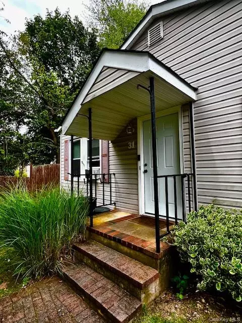 Ronkonkoma, NY 11779,31 Champlain ST