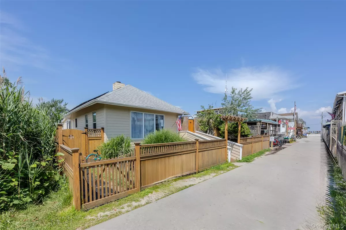 Ocean Beach, NY 11770,485 Bayberry WALK