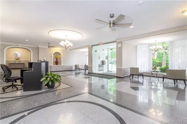 Hartsdale, NY 10530,177 E Hartsdale AVE #4C