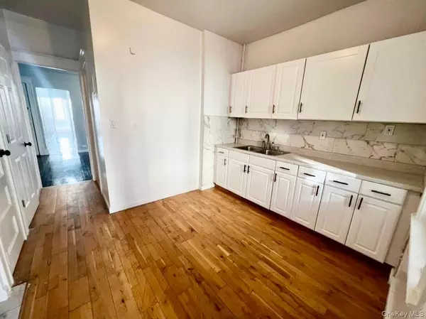 44 Van Cortlandt Pk AVE #2N, Yonkers, NY 10701