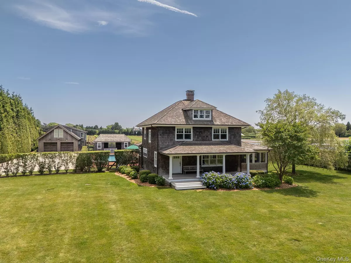 Sagaponack, NY 11962,201 Hedges LN