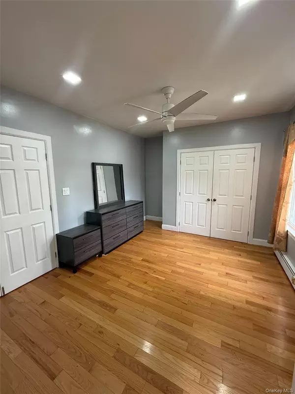 Floral Park, NY 11001,51 Depan AVE #1st Fl