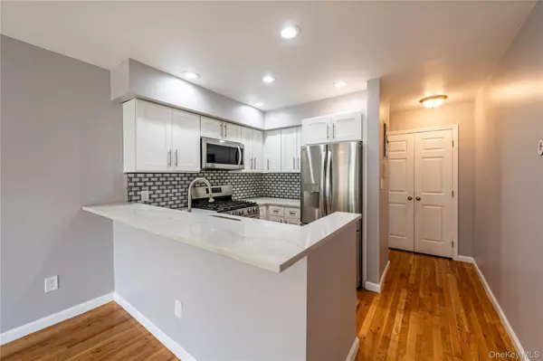 Bronx, NY 10465,1 Patricia LN #209