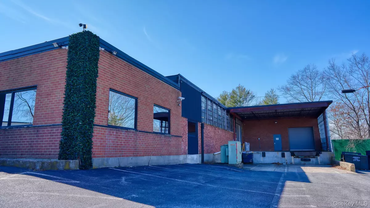 Plainview, NY 11803,30 Commercial CT