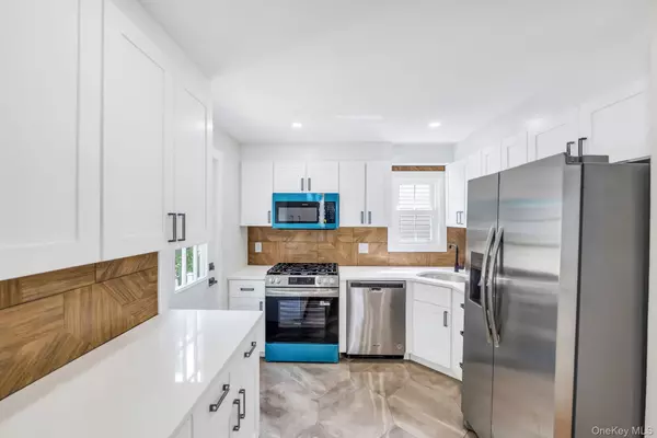 Port Washington, NY 11050,57 Marino AVE