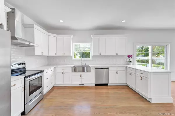 East Moriches, NY 11940,14 Culver LN