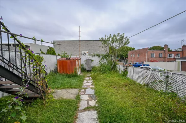 Maspeth, NY 11378,5243 69th PL