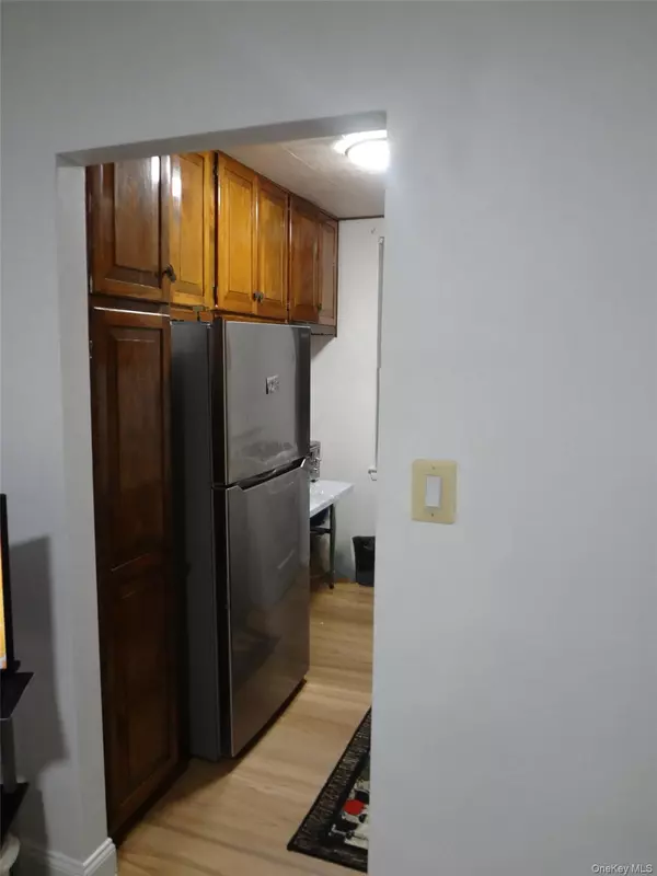 Jackson Heights, NY 11372,88-09 Northern #504