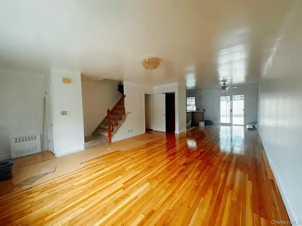 College Point, NY 11356,125-15 18 AVE