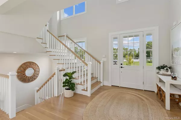 Westhampton Beach, NY 11978,7 Margareta CT