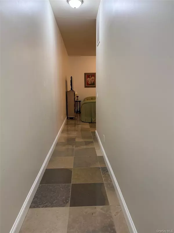 Ossining, NY 10562,125 Main ST #2A