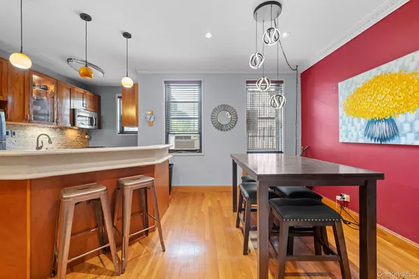 Forest Hills, NY 11375,69-60 108th ST #503