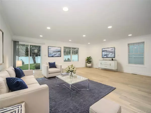 Port Washington, NY 11050,13 Dunes LN