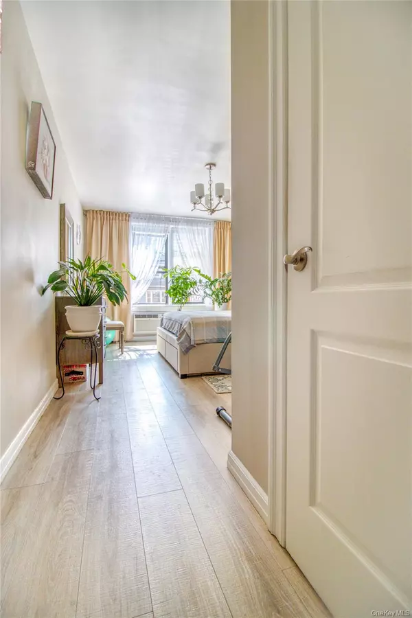 Staten Island, NY 10306,145 Lincoln AVE #2F