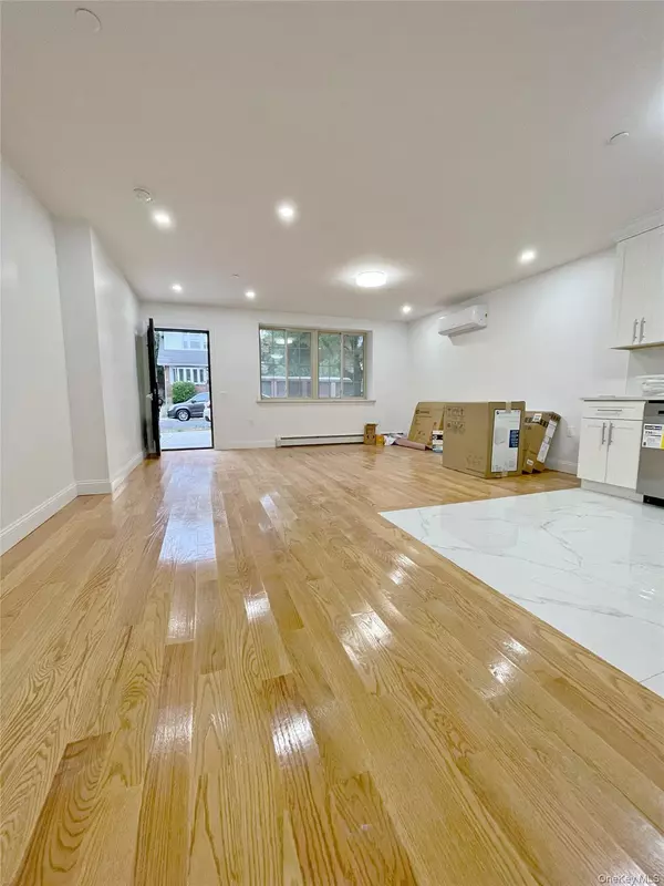 Flushing, NY 11358,3629 169th ST #3F