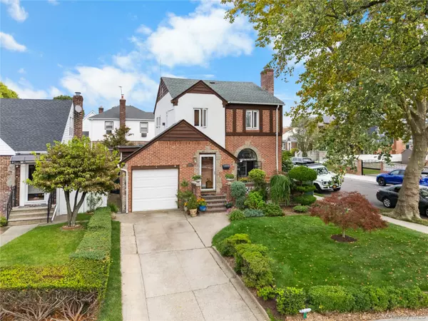 Bayside, NY 11358,26-23 Utopia Pkwy