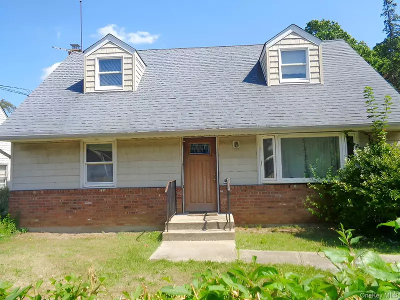 224 catherine ST, East Northport, NY 11731