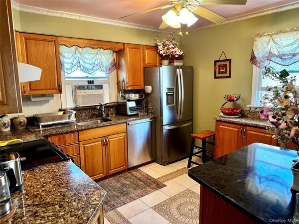 Copiague, NY 11726,259 28th ST