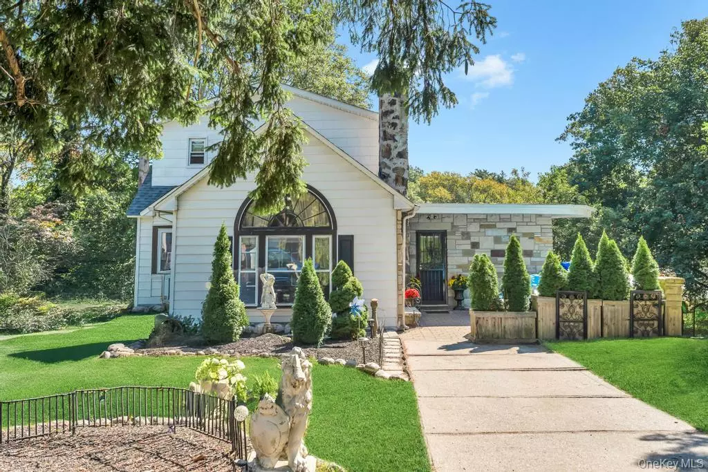 Rocky Point, NY 11778,122 Dawn RD