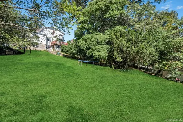 Rocky Point, NY 11778,122 Dawn RD