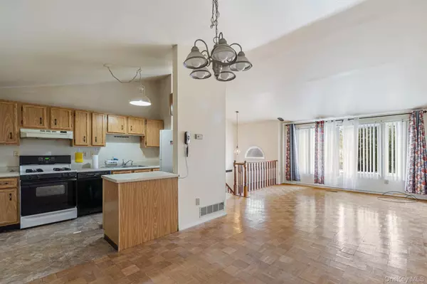 Beacon, NY 12508,41 Iris CIR