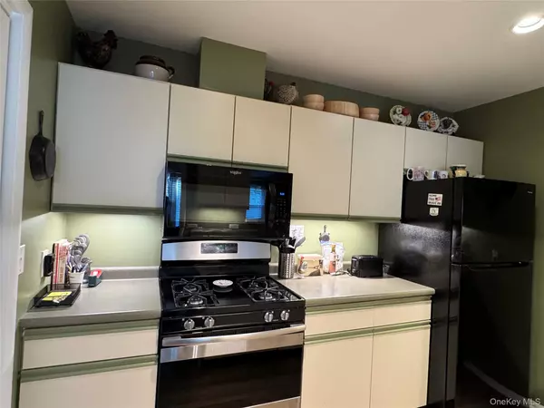 Middletown, NY 10940,193 Deer Ct DR