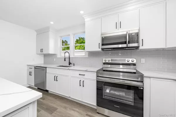 West Babylon, NY 11704,24 Calvert AVE