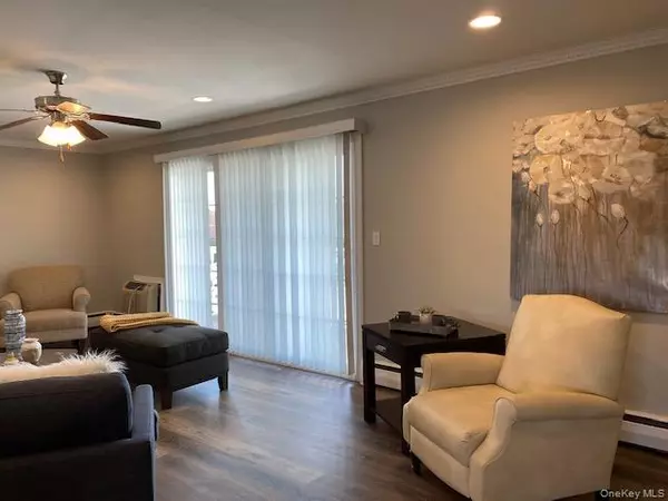 West Babylon, NY 11704,68 Claire CT #68