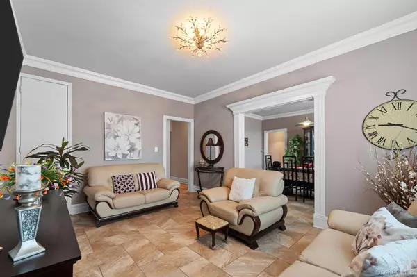 Brooklyn, NY 11209,9031 Fort Hamilton Pkwy #5G