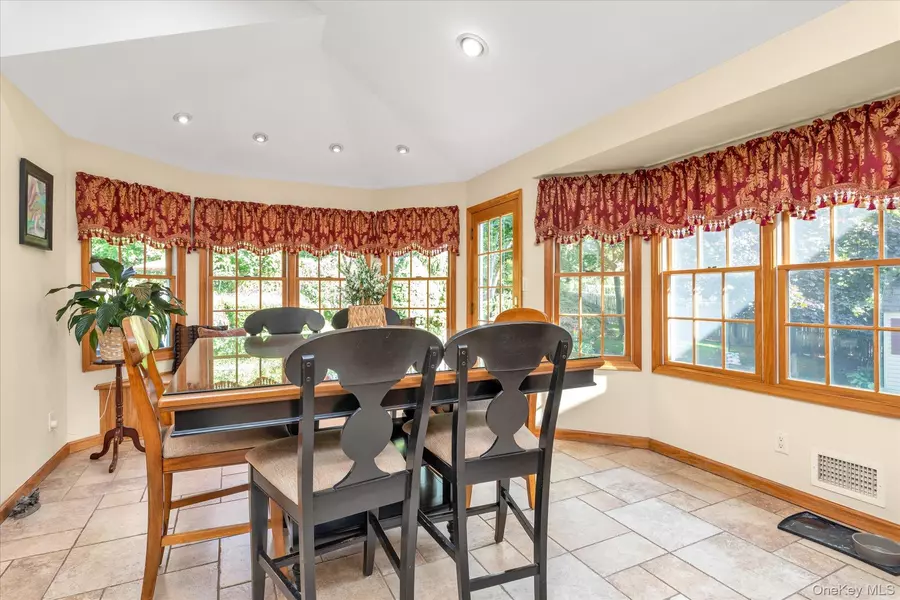 84 Lake RD, Greenlawn, NY 11740