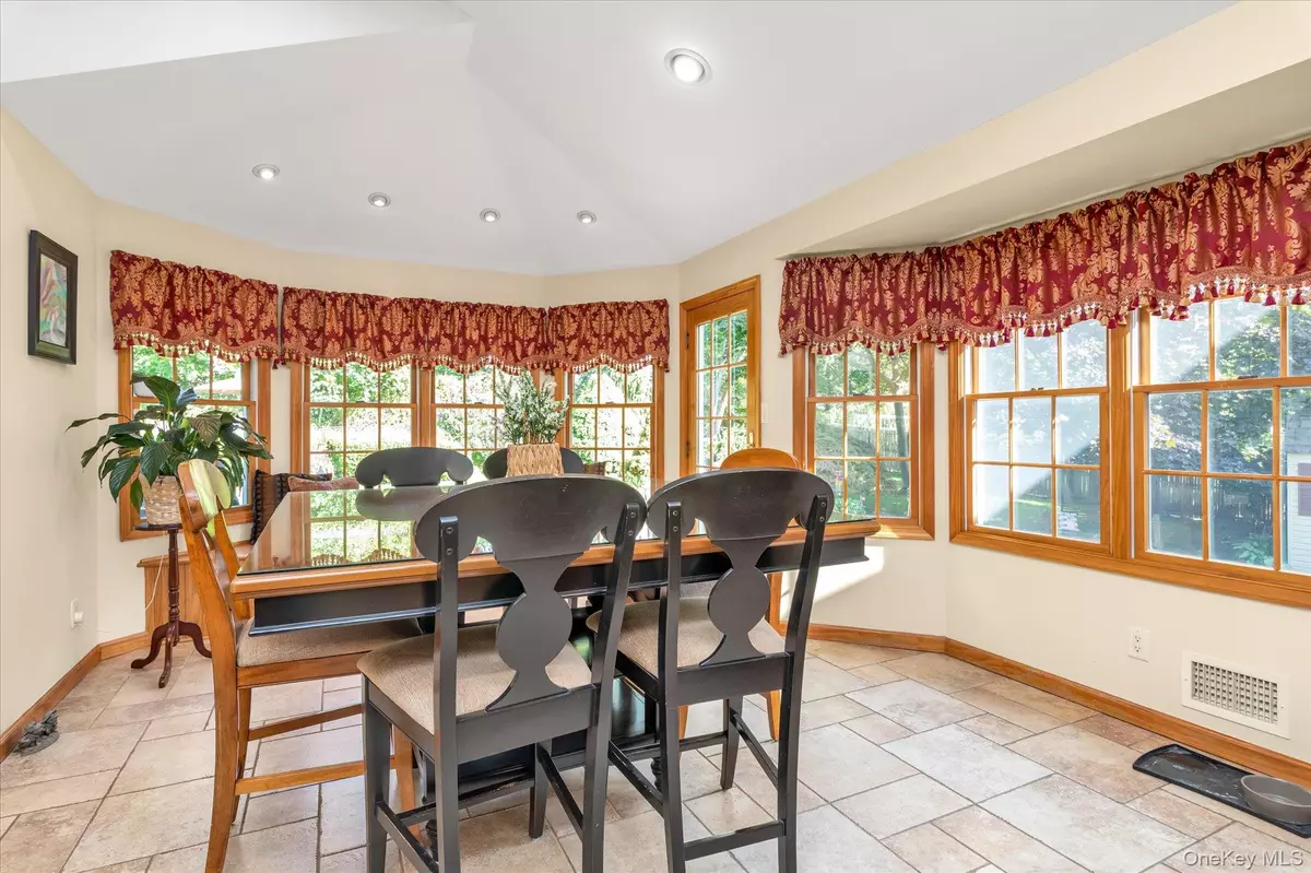 Greenlawn, NY 11740,84 Lake RD