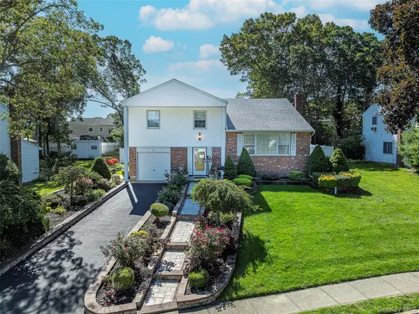 6 Linden ST, Selden, NY 11784