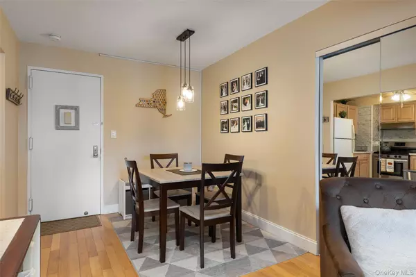 Long Beach, NY 11561,55 Monroe BLVD #2H