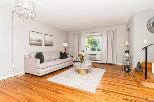 Islip, NY 11751,74 Finch LN #74