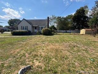 1450 Manatuck BLVD, Bay Shore, NY 11706
