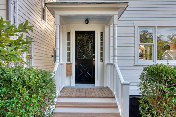 Greenport, NY 11944,151 Central AVE