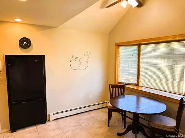 Levittown, NY 11756,33 Chapel LN