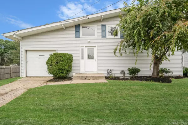 Holbrook, NY 11741,40 Gettysburg DR