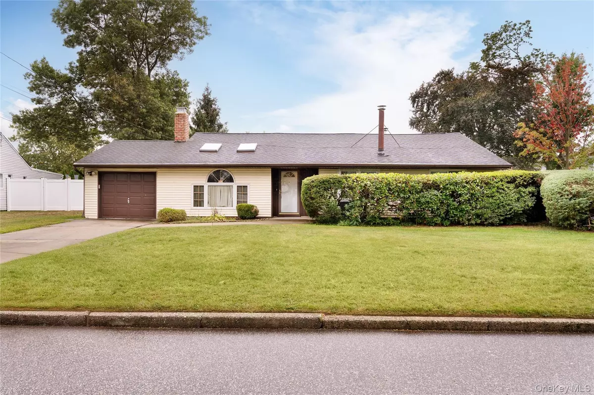 Selden, NY 11784,4 Comet RD