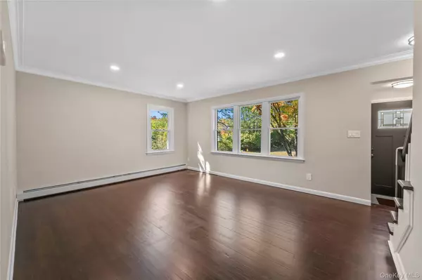 Mahopac, NY 10541,309 Tulip LN