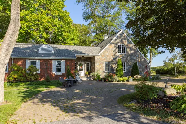 Hyde Park, NY 12538,404 Gretna RD