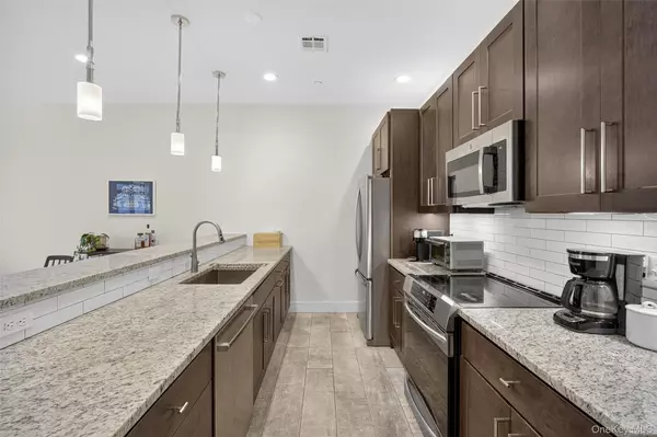 Beacon, NY 12508,30 Beekman ST #207