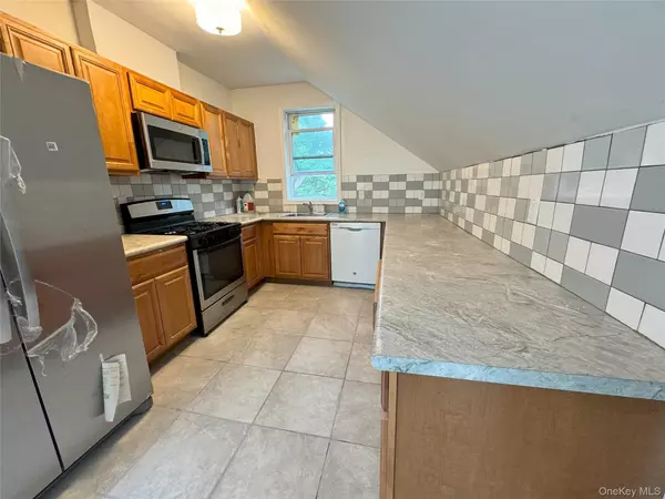 Spring Valley, NY 10977,116 Williams AVE #Top Floor